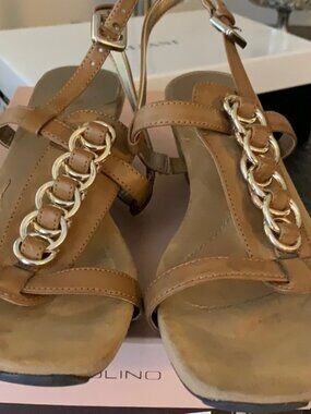 Beautiful woman bandolino shose